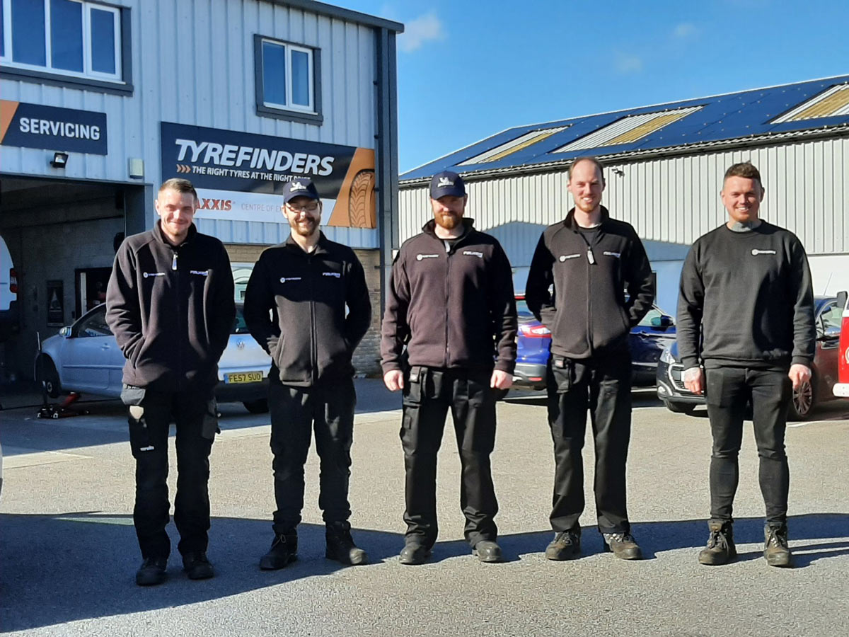 More City & Guilds qualified tyre technicians at TryreFinders
